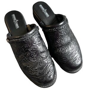 NWOB Minnetonka Clogs